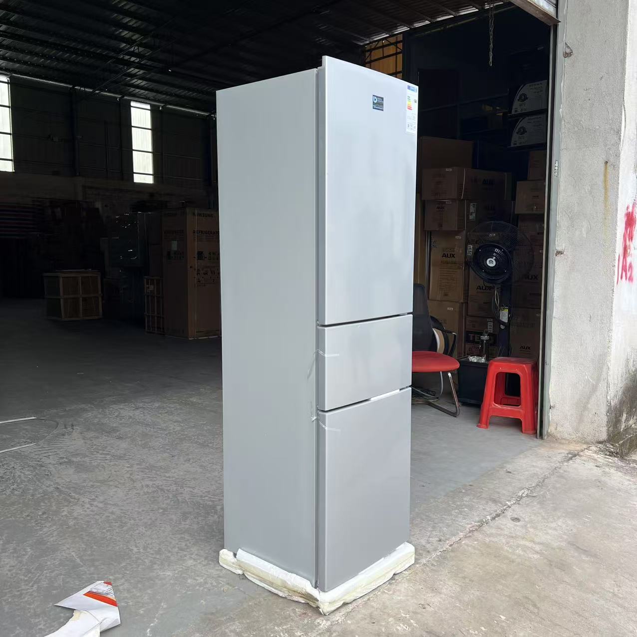 250L Vertical 3 Door Fridge Si - огляд і ціна Kitchen Appliances Direct